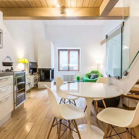 Green Alpine Apartment